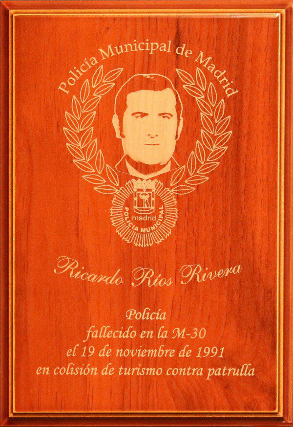 ApmuPM's tweet photo. Nuestros compañeros Ricardo Ríos Rivera y Gerardo Terrón Moral,  no debemos olvidar a nuestros caídos #EfeméridePMM https://t.co/dSZOxWtZqt