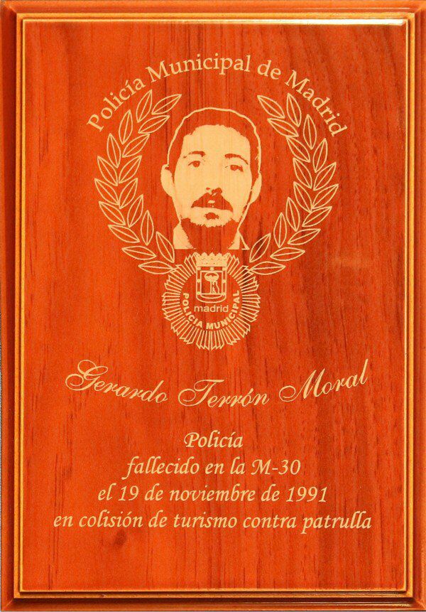 ApmuPM's tweet photo. Nuestros compañeros Ricardo Ríos Rivera y Gerardo Terrón Moral,  no debemos olvidar a nuestros caídos #EfeméridePMM https://t.co/dSZOxWtZqt