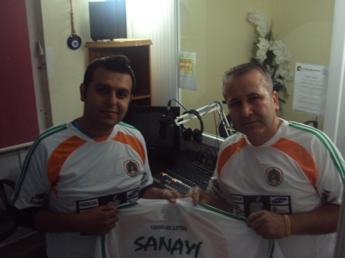 dance4lifebaris's tweet photo. ▶#ThrowBack #Alanyaspor #RadyoTime #TribünHayattır https://t.co/65QIV1rCCu