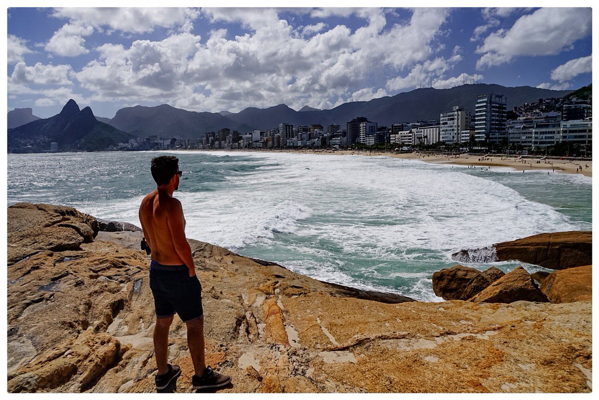 IntrepidEscape's tweet photo. Went to sleep in London 🇬🇧, woke up in Brazil 🇧🇷, now in Rio looking at Ipanema 😎

All thanks to @LATAMAirlines #NextStopLatinAmerica https://t.co/hHoc8DGBeo