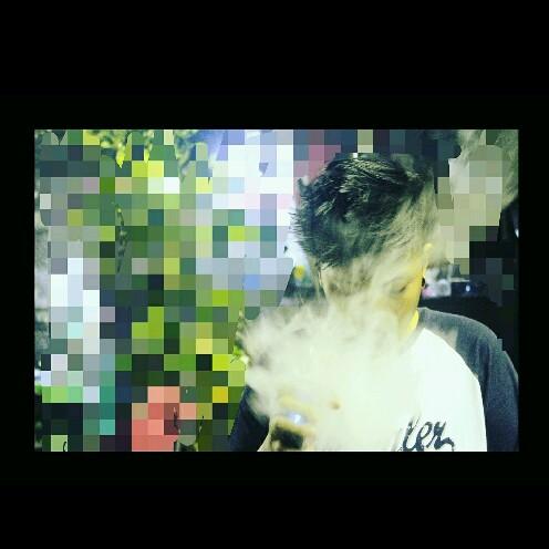Bulenng's tweet photo. Come hangout with me on #BIGOLIVE. https://t.co/0hIpFsnkt7 https://t.co/122aNGdPiQ