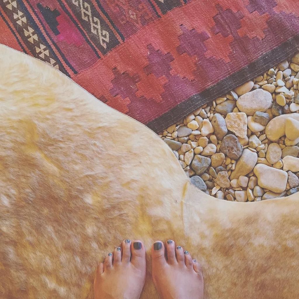 bunnywanderland's tweet photo. Tipi floor textures and textiles. 😍
.
.
.
#tipi #glamping #vacation #adventure #adventuretime #terlingua #ghosttown… https://t.co/wBLbDlUADl