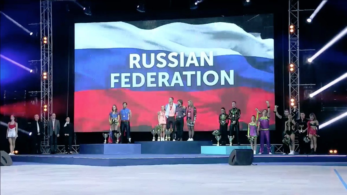 lifenews_ru's tweet photo. Россия завоевала золото на чемпионате мира по акробатическому рок-н-роллу в Сочи: https://t.co/zOb6FBxVIS https://t.co/ThOSBkPZMn