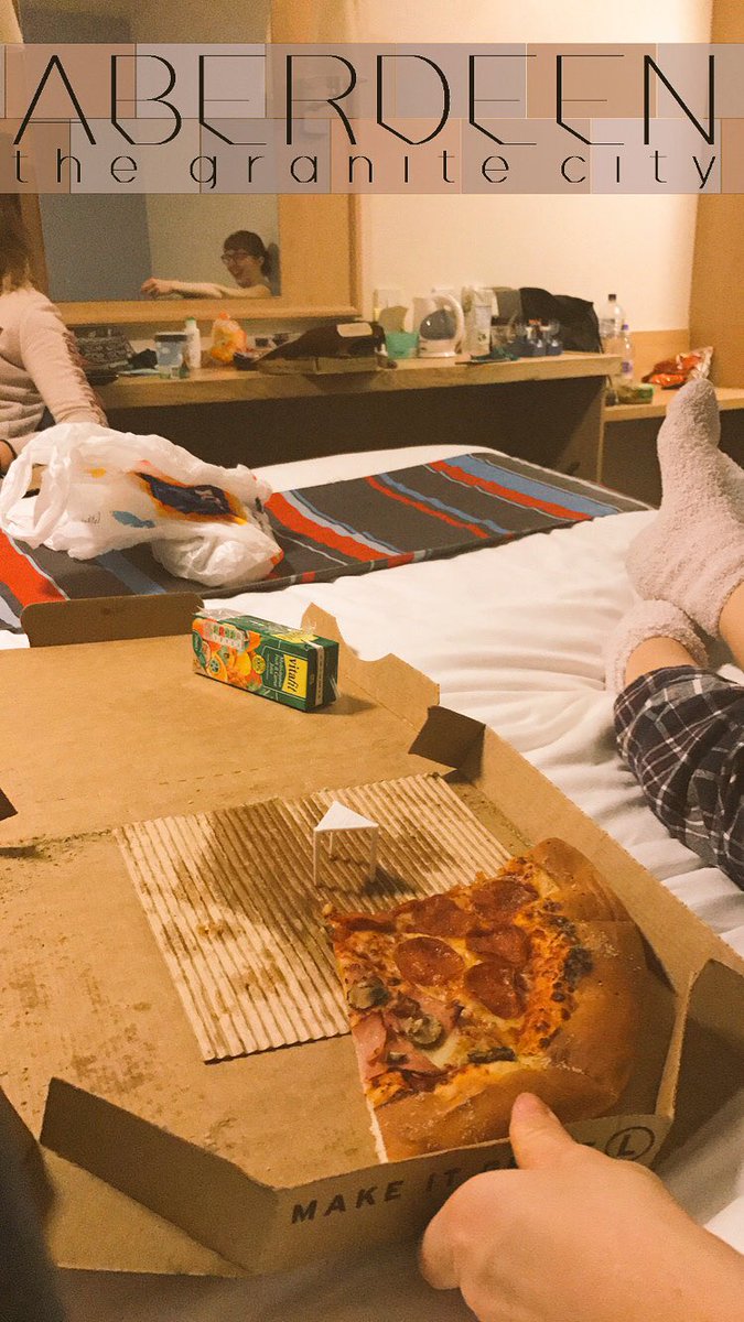 StirlingBlaze's tweet photo. Post day 1 pizza party #ScUWIR https://t.co/hnknekIVgd