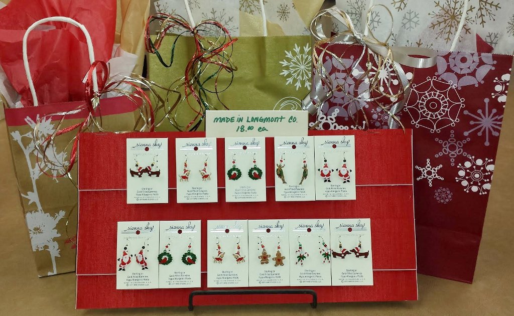 CustomFramingCO's tweet photo. Happy Holidays from Hillside! #Angels #earrings #ornaments #HappyHolidays Corner of Alameda &amp; Garrison. https://t.co/QEQFfkX2ib