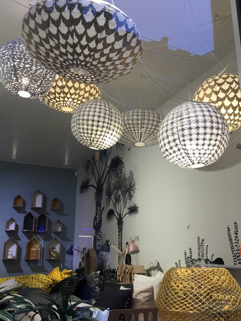 UltraDeco's tweet photo. Nouvelle boutique #ampm sur la très chic avenue Victor Hugo à Paris et chouettes ambiances !#deco https://t.co/A96lbvstWz