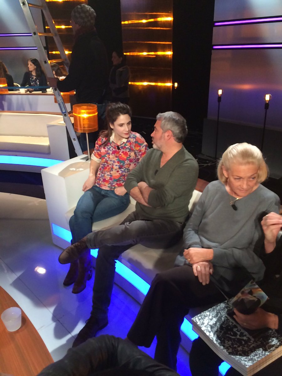 C_Ono_dit_Biot's tweet image. #StephaneBrizé confie à #JudithChemla sa passion pr Maupassant... et le #heavymetal #UneVie @AuFilDesMots @LCI ce WE