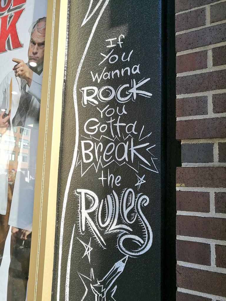 thekiwicouple's tweet photo. Yesss we got #rushtickets to #SchoolOfRock 😍🤗 pretty darn excited.  #BroadwayBaby #NYC #musicalobsessed #cheaptheatre #budgettravel https://t.co/5tQGFQscCn