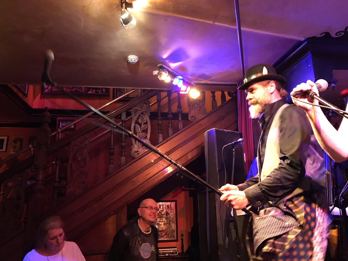 Snailhero1st's tweet photo. A stimulating evening once again @chaplinscellar ! With the Wickerman 😱 https://t.co/IWojJaAW4L