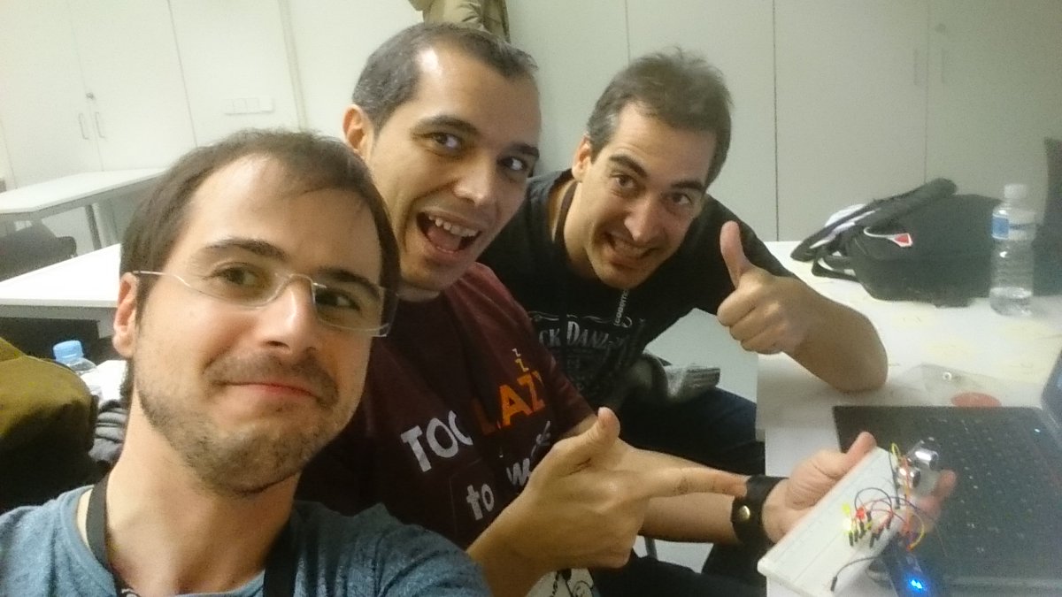 andres_viedma's tweet image. Arduino montado con sensor de proximidad, cuenta en telegram y web raruna en #Codemotion2016 Yes! gracias @josejuansanchez @MiguelAngel_LV