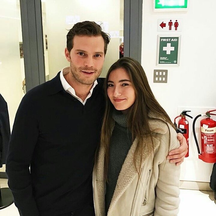 patafba's tweet photo. Jamie Dornan and Matilda, José Mourinho daughter today at @ManUtd game https://t.co/9PlXDkZMeT