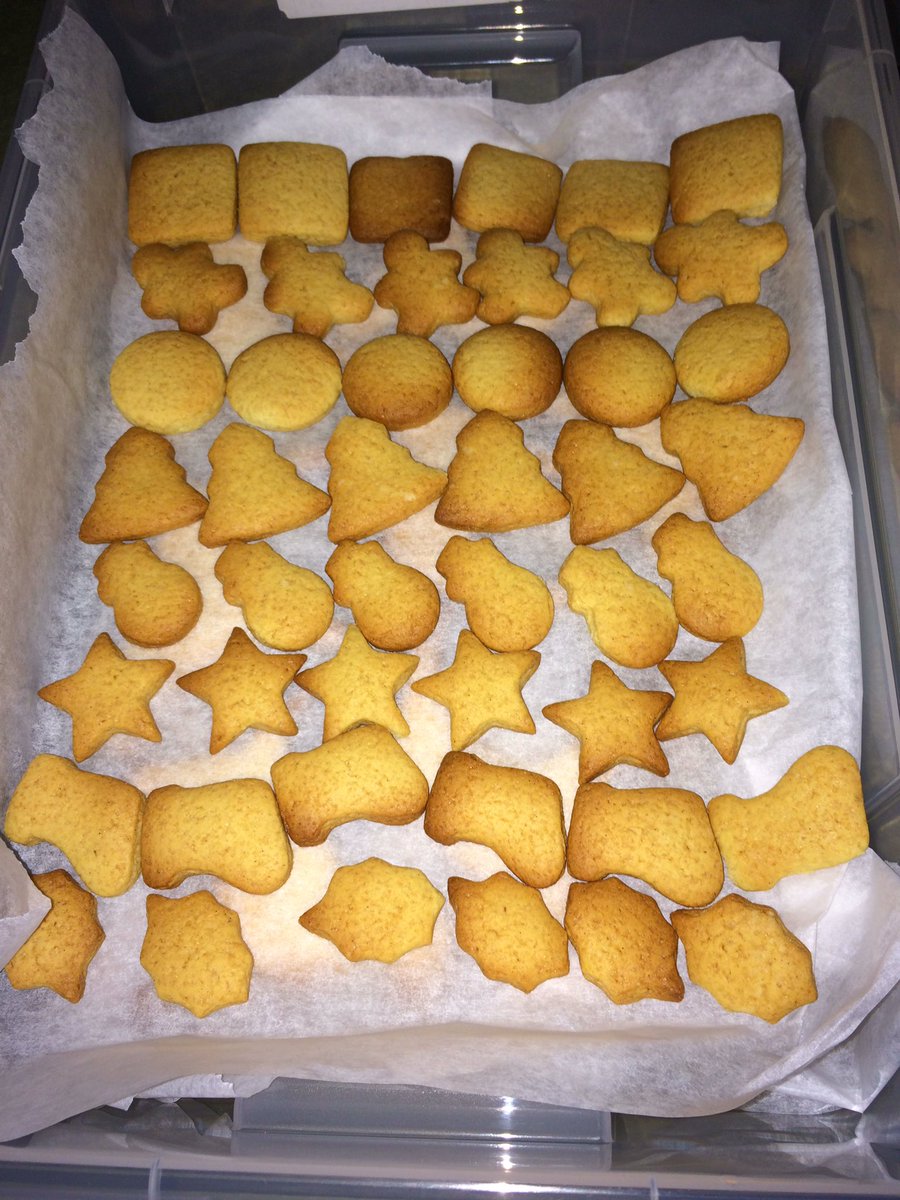 CamillasKitchen's tweet photo. 200 biscuits later... they're ready to be iced! #biscuitbaking https://t.co/zAklcllzkU