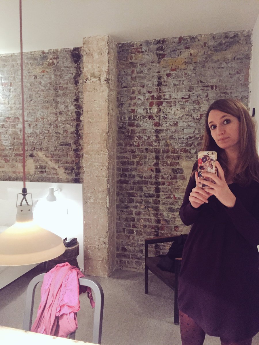 SilviaCartotto's tweet image. Mi piacciono quegli hotel che entri in camera e ti fan dire WAA! 😍 È il 9 Hotel Central di #Bruxelles, in pieno centro. #urbanstyle