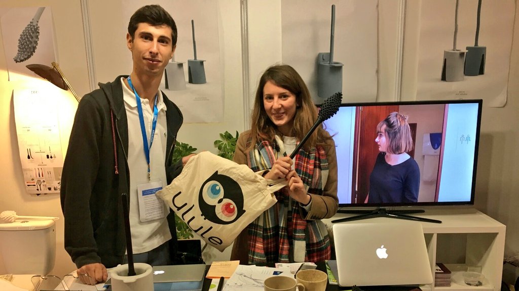 Biom_Paris's tweet photo. Comme @RWulfman @ululeFR et Benoît, CEO @LanaMParis, passez nous voir @MIF_Expo et adoptez #bbbLaBrosse ! #mifexpo https://t.co/z1lz4CdCW8
