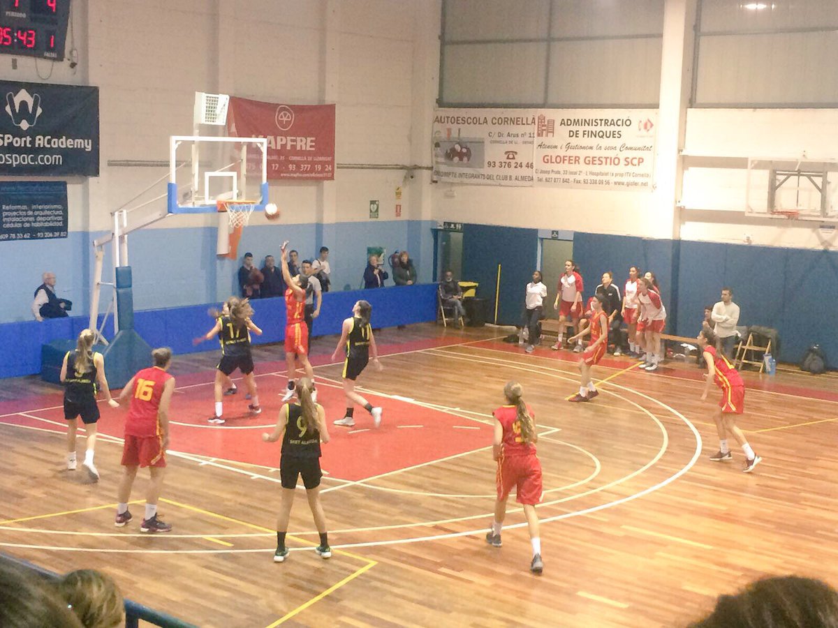almeda2000fem's tweet photo. Paula torna a pista 9 mesos després i victòria a casa @BasketAlmeda 54-48 #SegleXXI #forçaequip https://t.co/WpX8MKHu3F