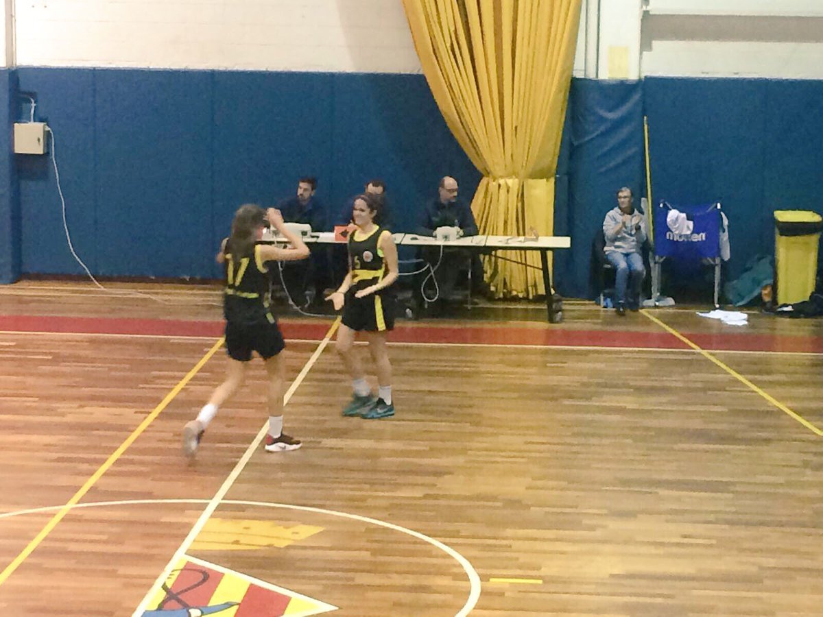 almeda2000fem's tweet photo. Paula torna a pista 9 mesos després i victòria a casa @BasketAlmeda 54-48 #SegleXXI #forçaequip https://t.co/WpX8MKHu3F