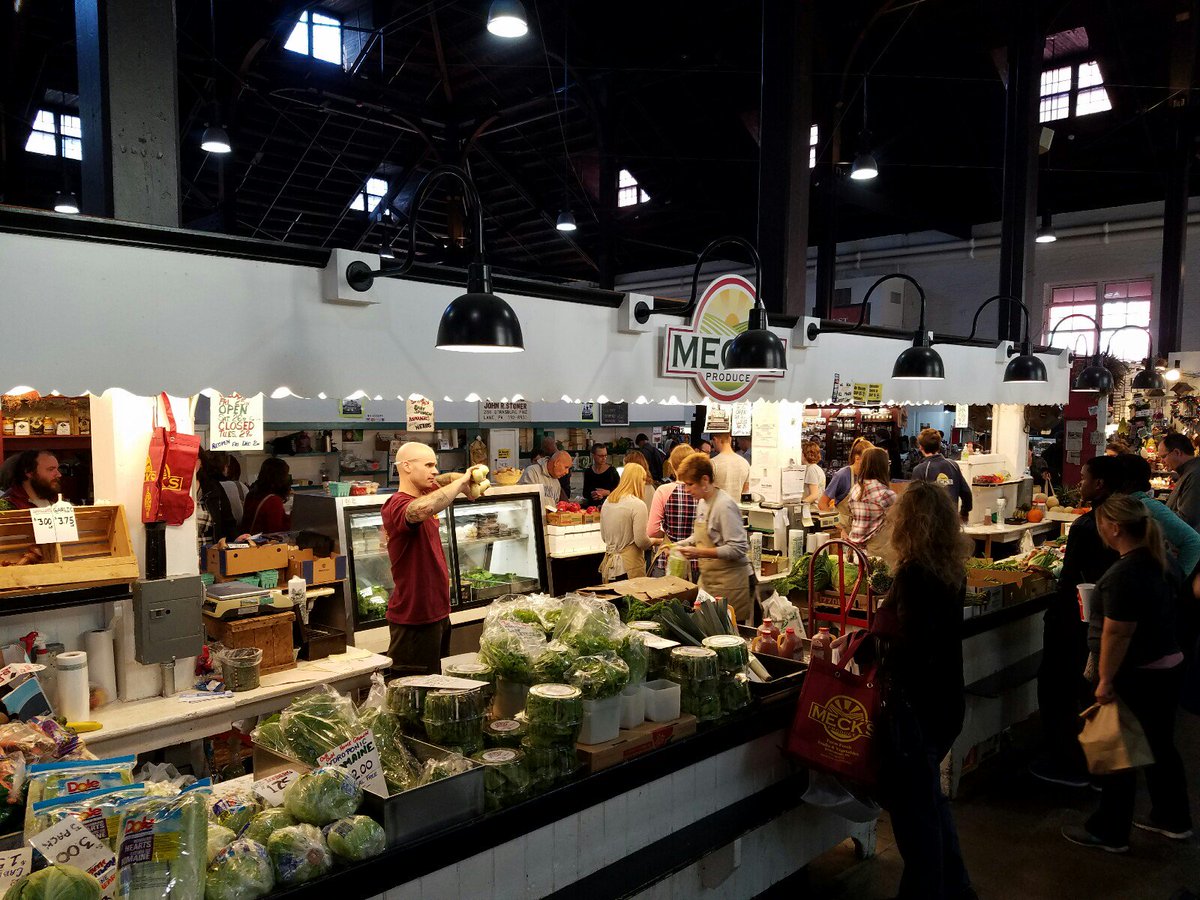FeelingSohSoh's tweet photo. Attending #CPOSC2016 and visited the farmer's market. It's such a good environment with nice people everywhere! https://t.co/CuQdyV9adW