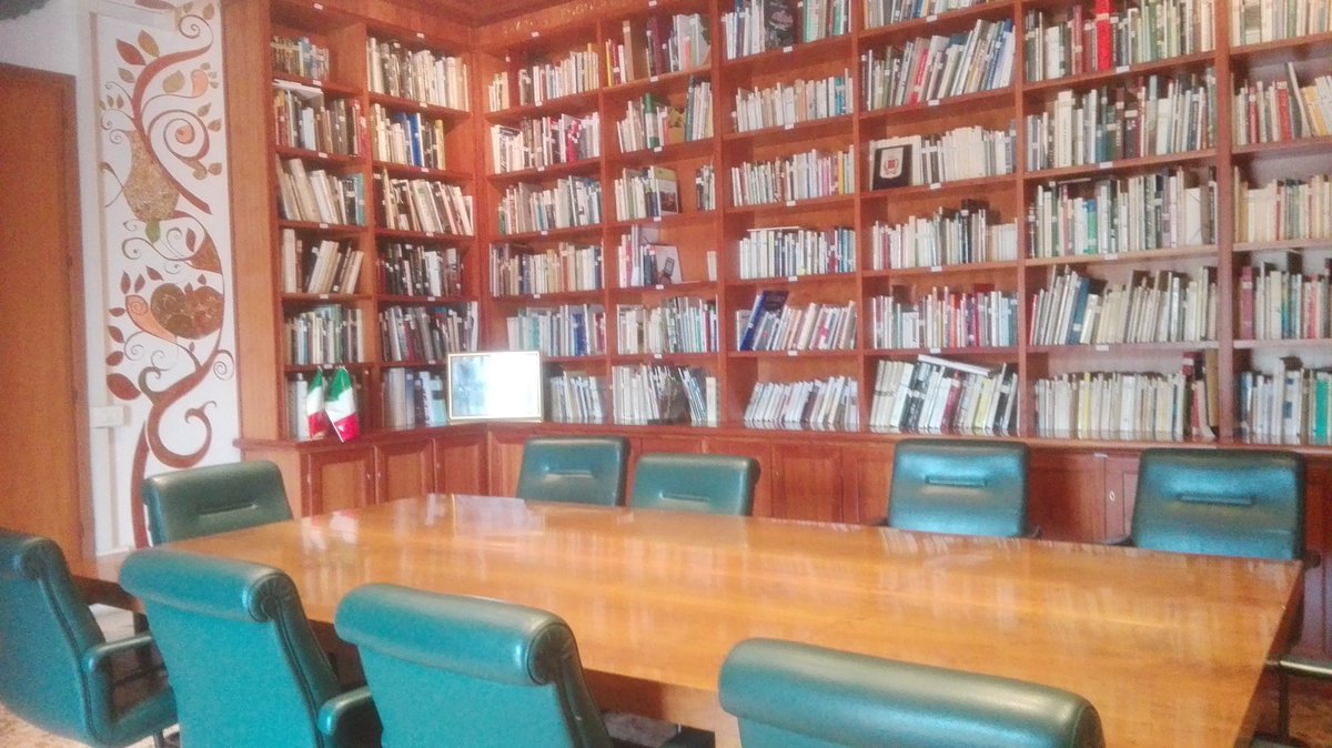 LaClicca's tweet photo. Oggi a Roma per la riunione della #FAFIT FederazioneAssociazioniFolkloristicheItaliane con @MarcoVigna1 @NathaliePersod https://t.co/Wm0V051e7j