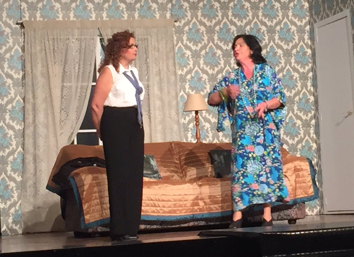 F_RamonyCajal's tweet photo. En escena "El tonto és un savi" #teatrefaller @F_RamonyCajal, teatre amateur que engradeix nostra #cultura https://t.co/YEQWTNhnmd