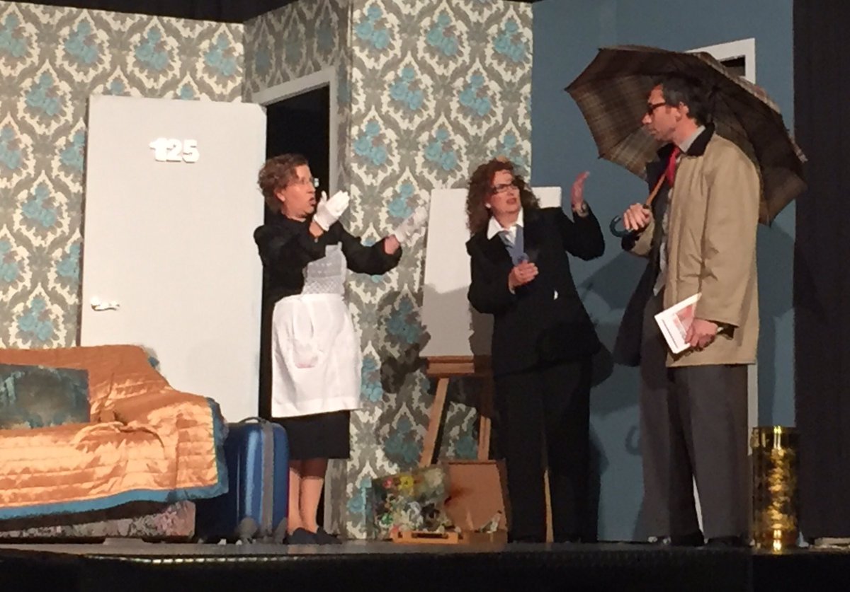 F_RamonyCajal's tweet photo. En escena "El tonto és un savi" #teatrefaller @F_RamonyCajal, teatre amateur que engradeix nostra #cultura https://t.co/YEQWTNhnmd