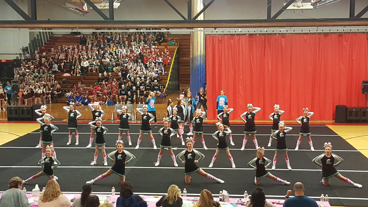 RepGeoffDiehl's tweet photo. #EastBridgewater and #Abington Youth #Cheer showing #Viking and #GreenWave pride at #OCYCA championships! https://t.co/iuZ89EfvF7