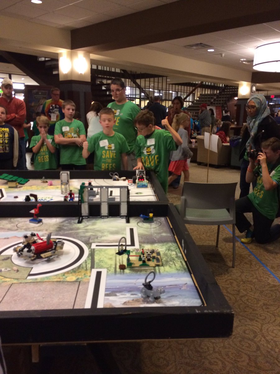 mcarls's tweet image. .@GenValleyNews First Lego teams @firstlegoleague today. Great job! #GoGVCS @CABOCESit