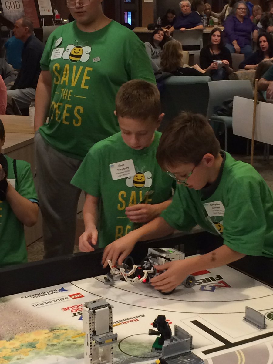 mcarls's tweet image. .@GenValleyNews First Lego teams @firstlegoleague today. Great job! #GoGVCS @CABOCESit
