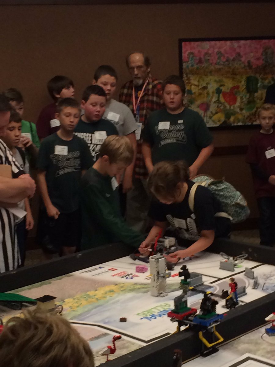 mcarls's tweet image. .@GenValleyNews First Lego teams @firstlegoleague today. Great job! #GoGVCS @CABOCESit