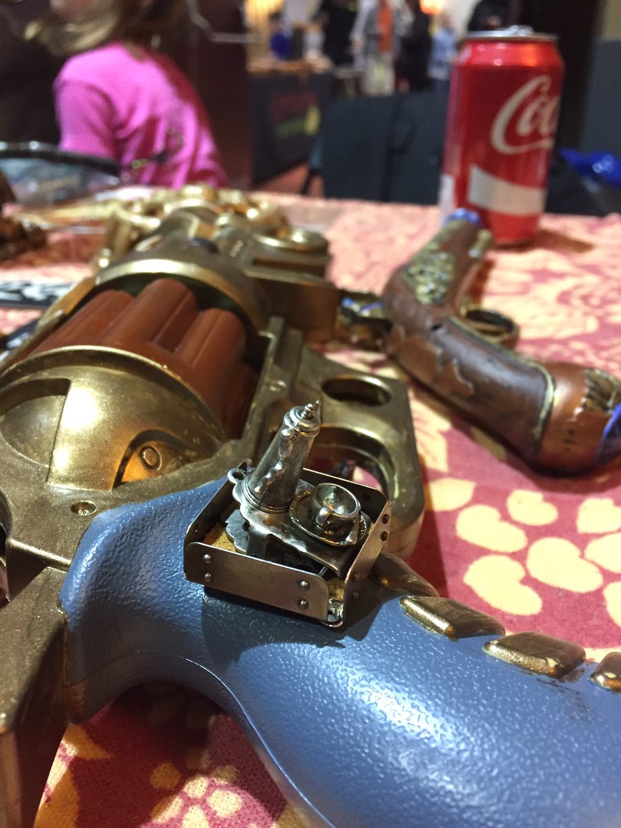 vpswboces's tweet photo. Rochester Steam Punk encourages making of NeoVictorian creations with everyday or repurposed items. #slsmaker #rmmf16 https://t.co/XH7Hb4cr1I