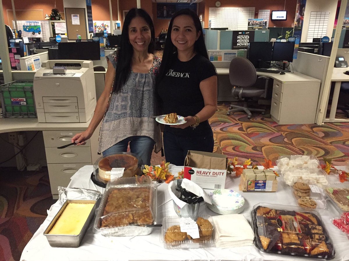 MercyMIA7ATT's tweet photo. Celebrating Diversity &amp; Inclusion week with desserts from different countries! 🍨🍰🍮🍧🍪 #Mia7ATT #TuggleNation #DI2016 https://t.co/DHlkTrz1HB