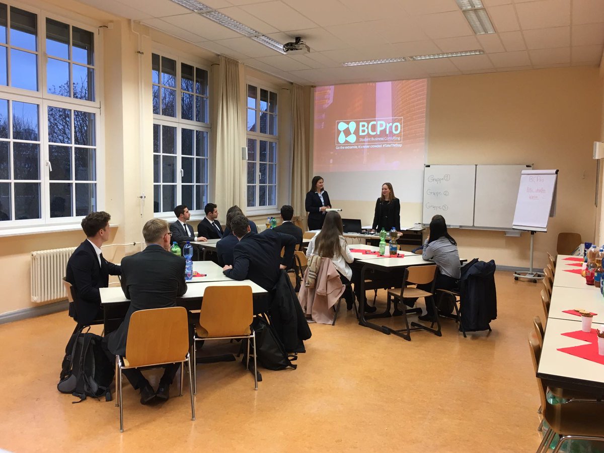 Unser Assessment Center - 8 Stunden, 35 Teilnehmer, 3 Durchgänge.  #BCPro #takethestep