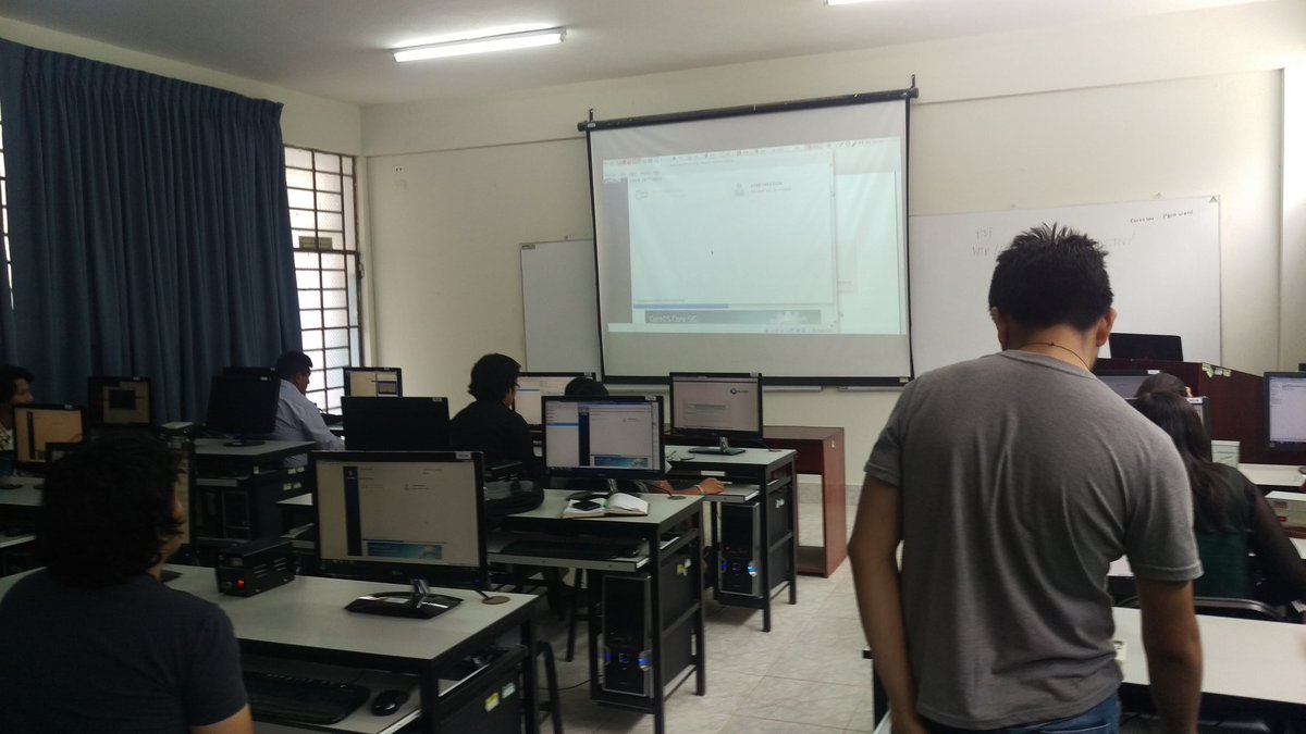 jroliva's tweet photo. Algunas imágenes del Taller de implementación de #Elastix 4 que brindé en #Coreisc 2016 en Tingo María - #Perú #asterisk #VoIP https://t.co/QfkiltPLNk