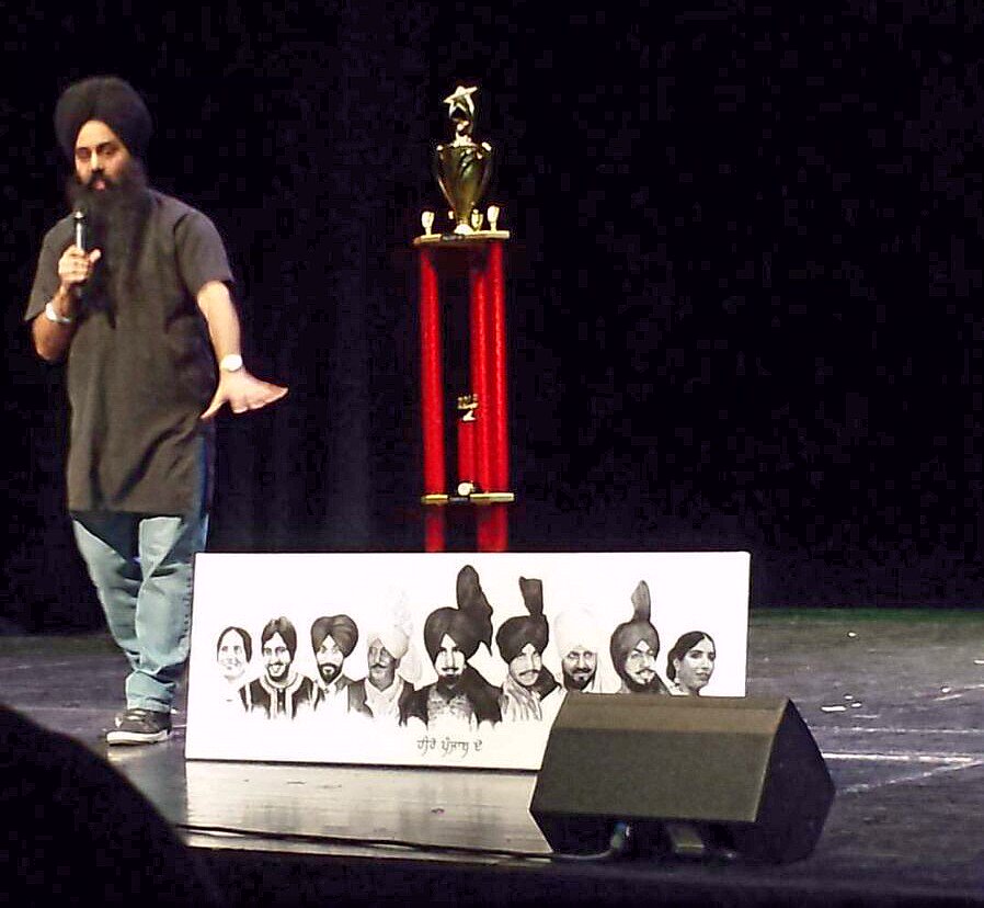 HarvyMander's tweet photo. Me?!
Hosting a bhangra comp?
Having quit the scene?
With my reputation?
😂
#FolkStars2016
@FolkStarsUK  @bpdevents https://t.co/s2TYZ0S9XW