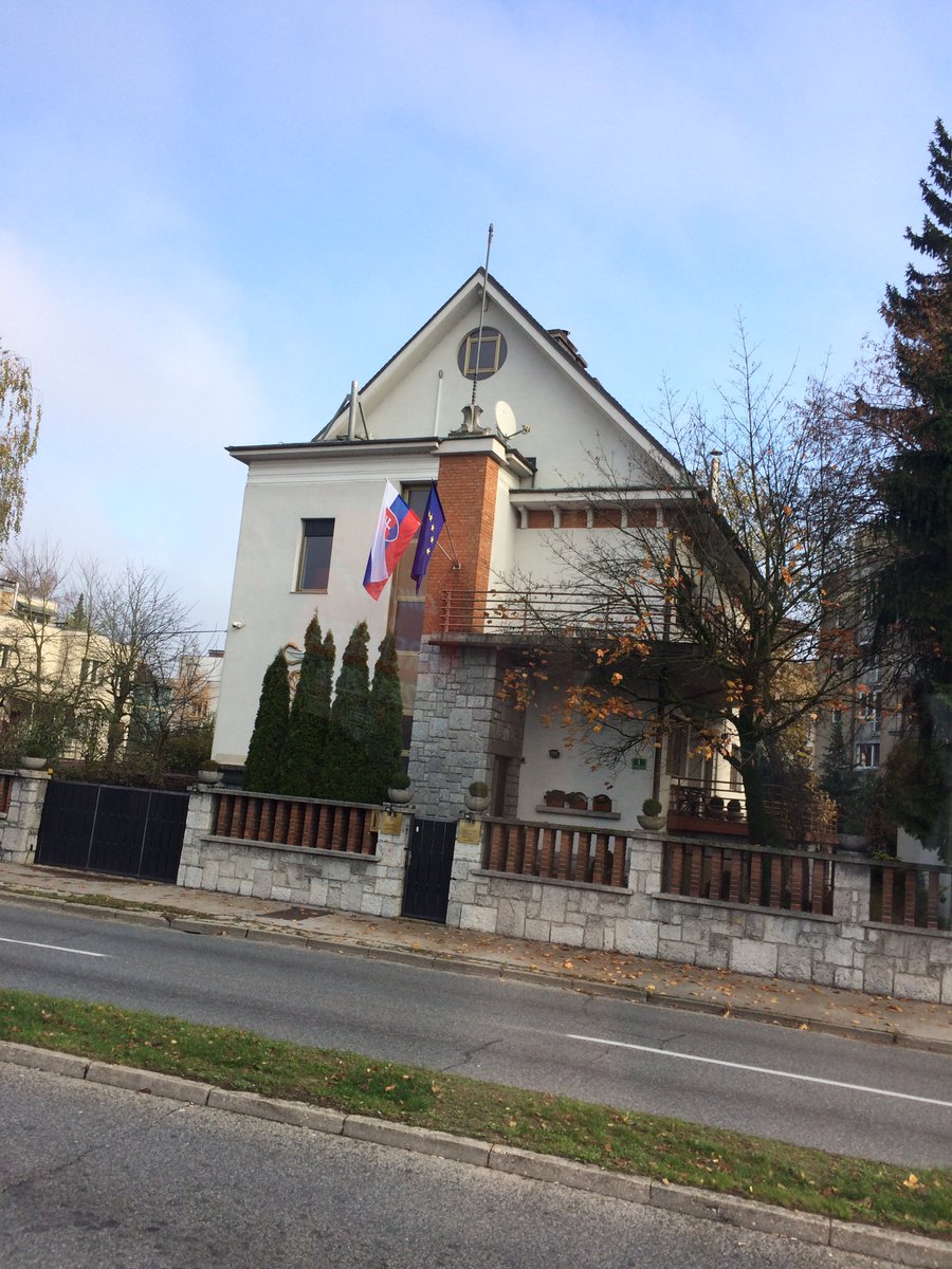 EugNoskov's tweet photo. Посольство Slovenská republika в Republika Slovenija https://t.co/QioATq7lqI