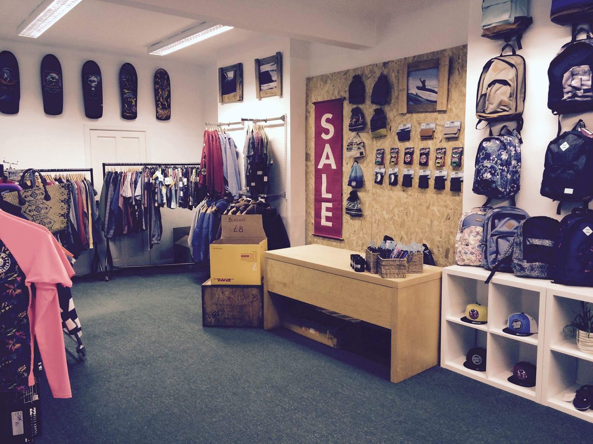 Thanks for visiting in this #rain today - pop up shop open again tomorrow, 12-4pm, 14a New Road, Porthcawl #xmas #bargains