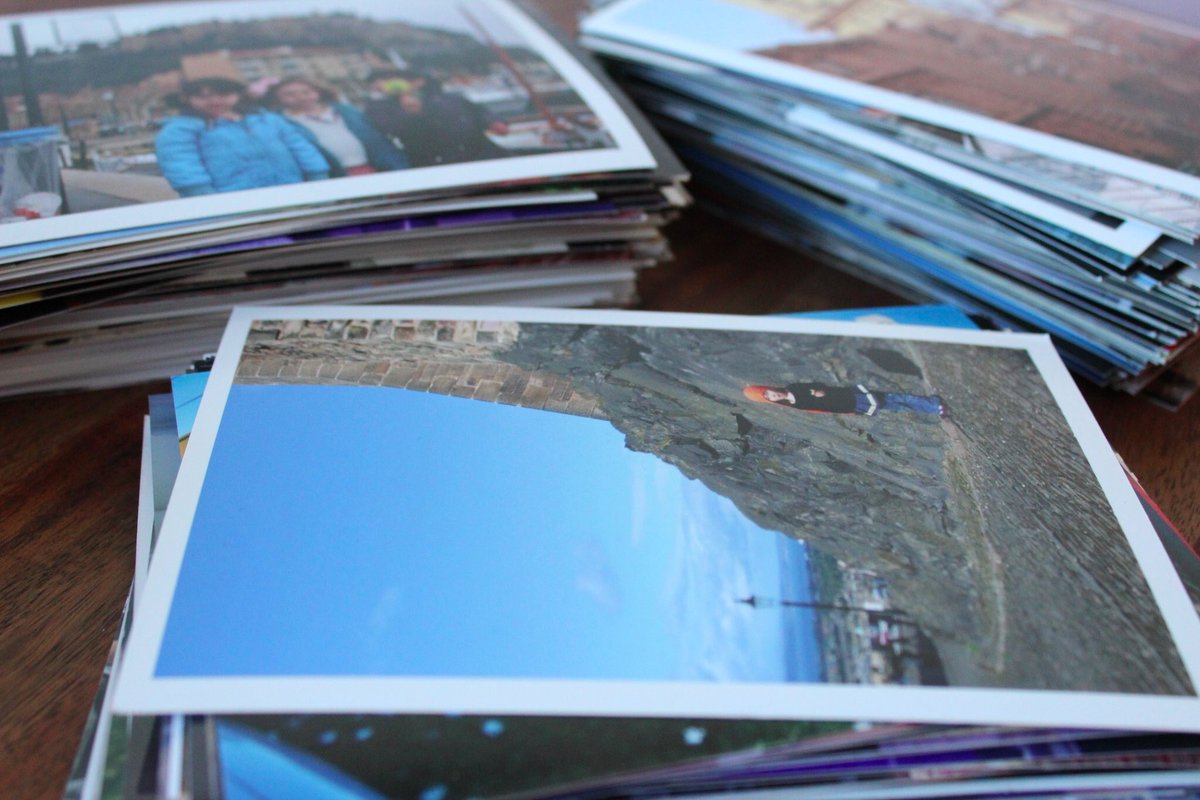 UBtalkin's tweet image. Our holiday gift to you: free scanning of your old photos bit.ly/2fJPyK3 with @ScanMyPhotos #ScanItAll @upthere #techradio