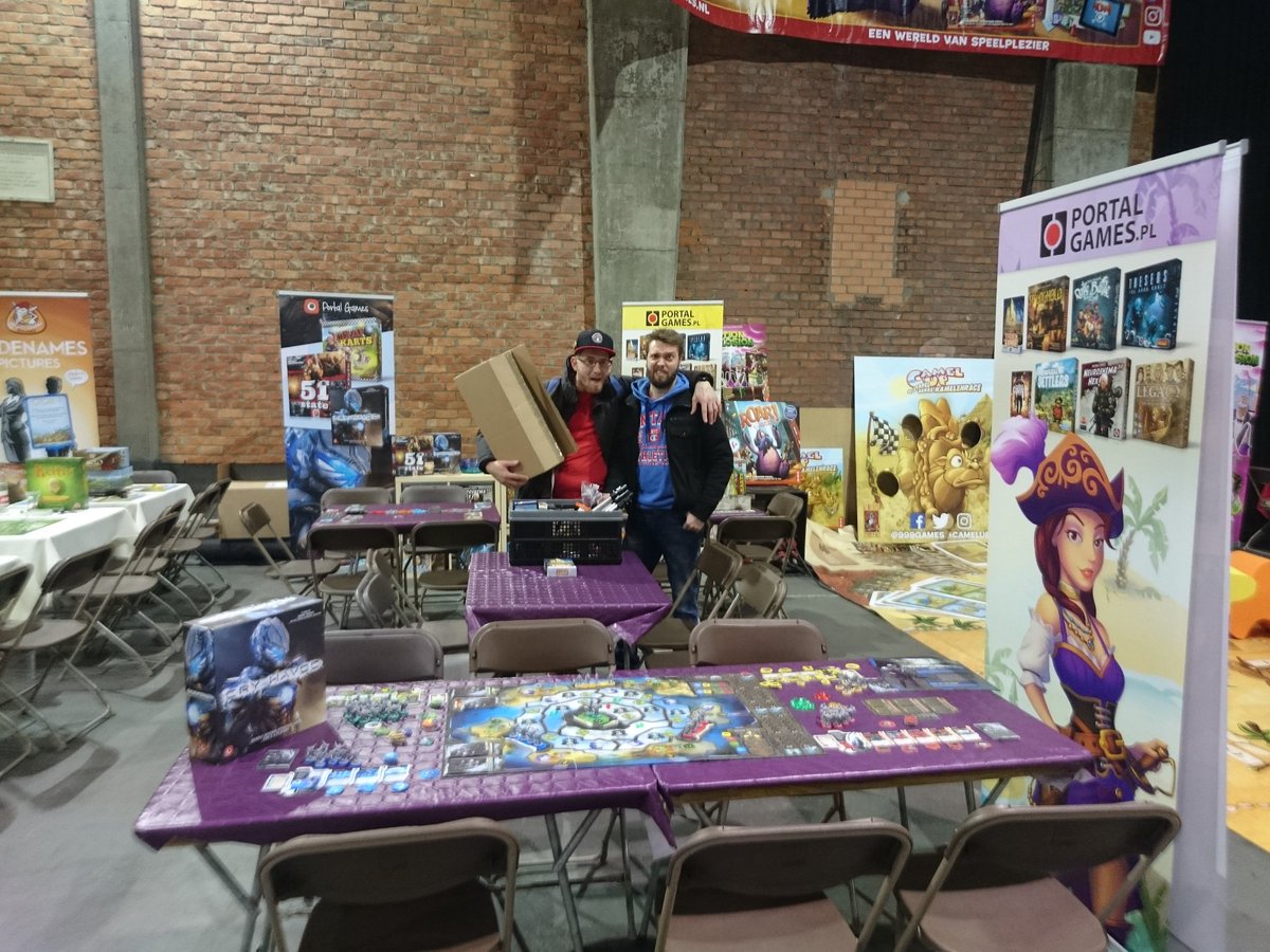 CorinaACretu's tweet photo. These Portal Gamers are tired after a very busy day #Spel2016. Our tables were busy the whole day! Tomorrow more #Cryhavoc #51st #CrazyKarts https://t.co/23nxBY8S5J