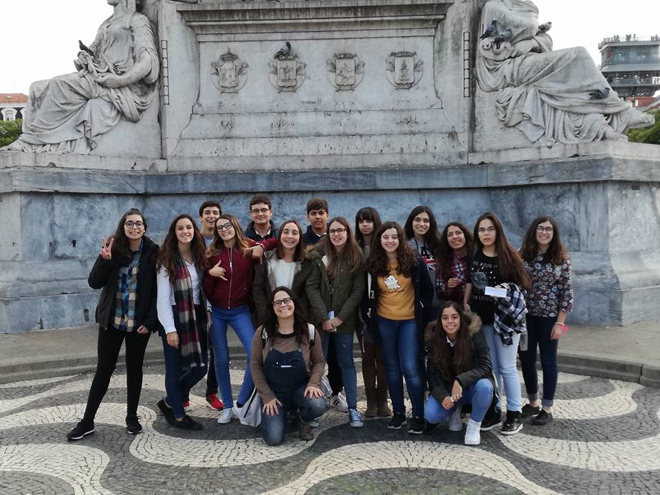 raquel_apr's tweet photo. Dia de hoje 🙏
#youcatday #lisboa #sonho #papafrancisco https://t.co/EhDlaa2ldk