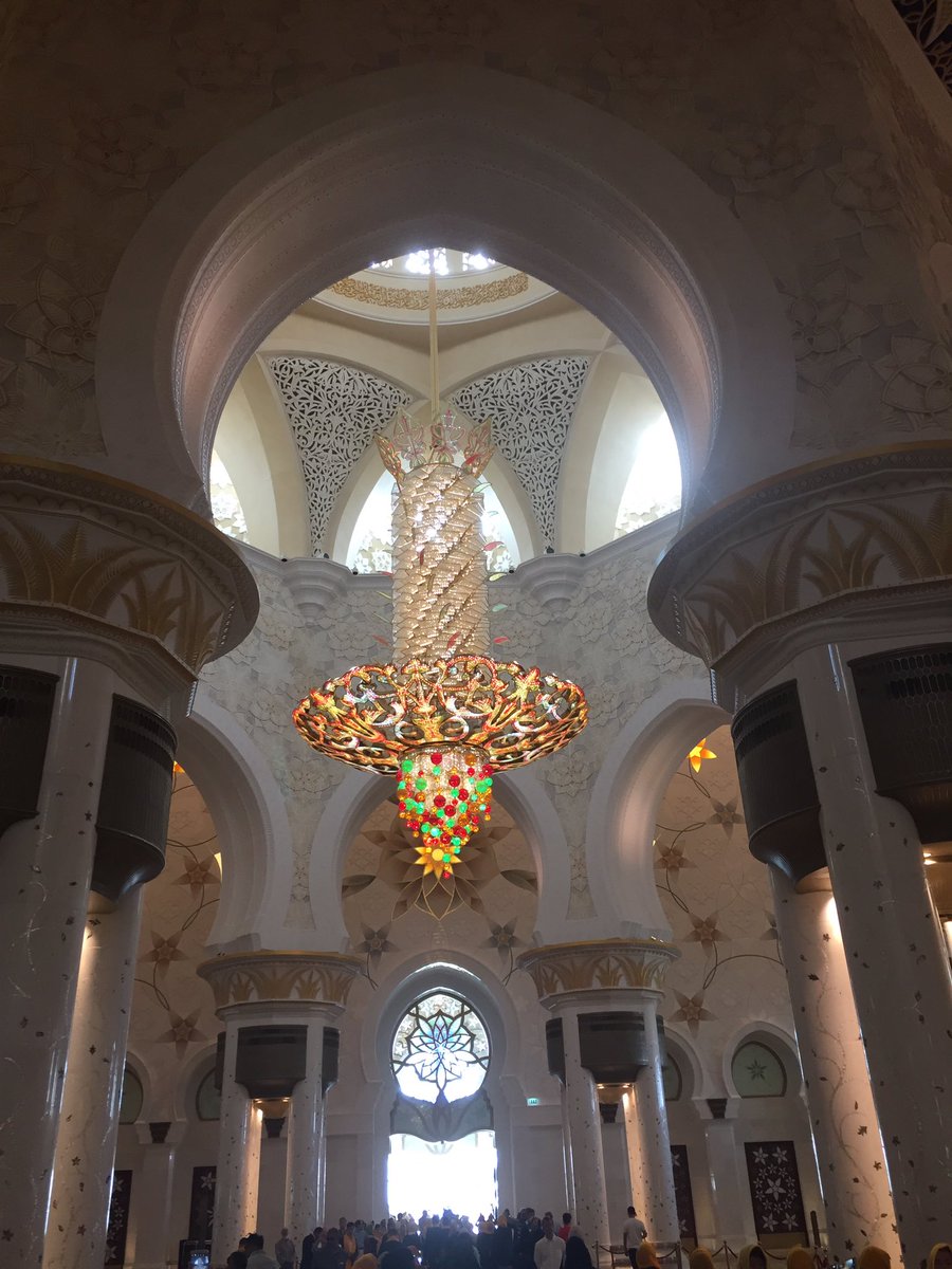 kwburak's tweet photo. What a breath taking site to behold...Sheikh Zayed Grand Mosque (جامع الشيخ زايد الكبير)...a must see if you visit #AbuDhabi in #UAE https://t.co/rNzeCxZkFa