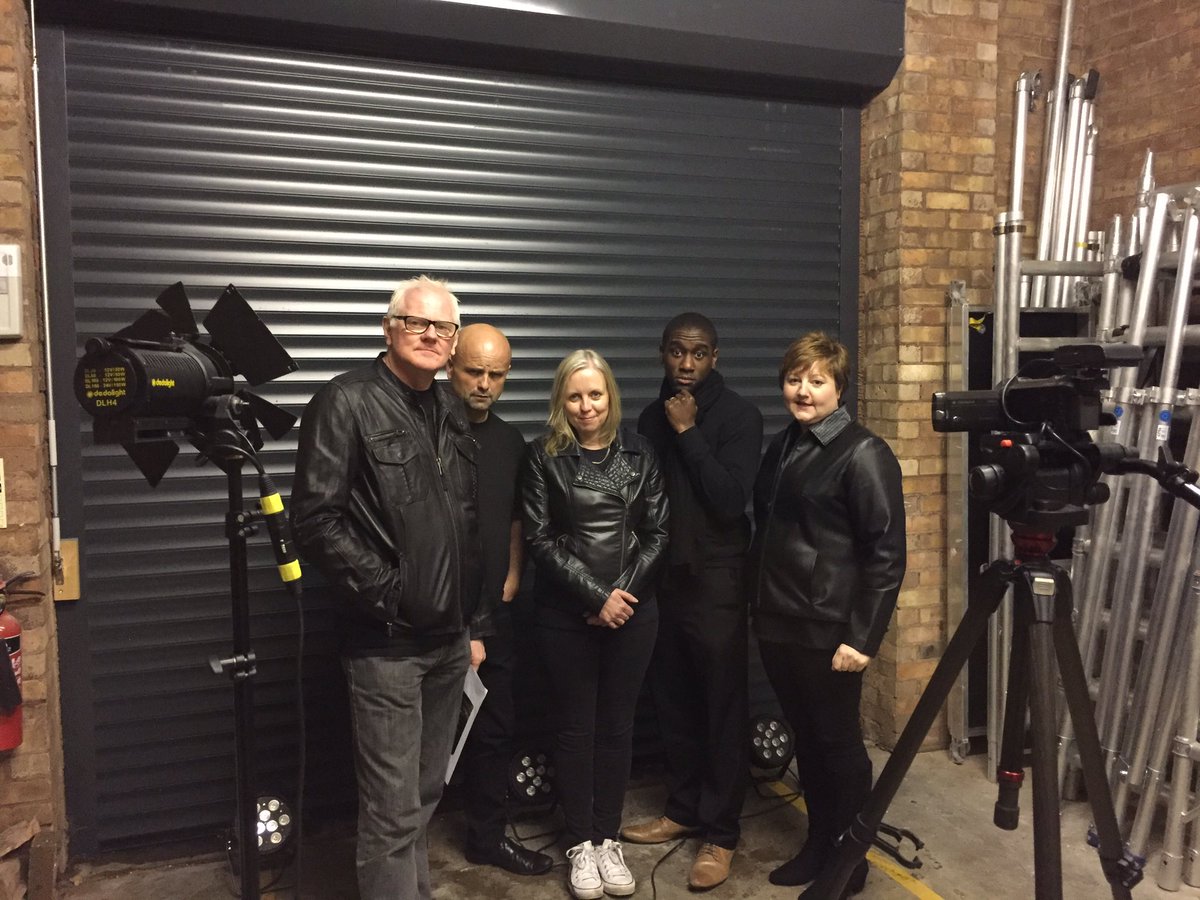MarkGRyan's tweet photo. Glamour location for our Christmas video shoot #bccgarage #lowbudget #unstoppablelight https://t.co/HENeFD8epI