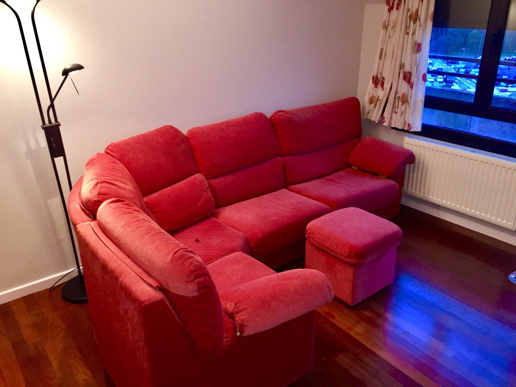Aitorbti's tweet photo. ¡Me gusta! "SOFA" en #wallapop https://t.co/nAobCJgDWT https://t.co/PqlLEZaRJX