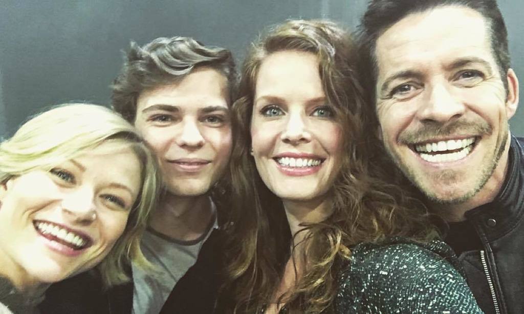 RobbieKay_'s tweet photo. Conning it #OUAT https://t.co/2i6Rn1O94y https://t.co/iIf6wsUQPa