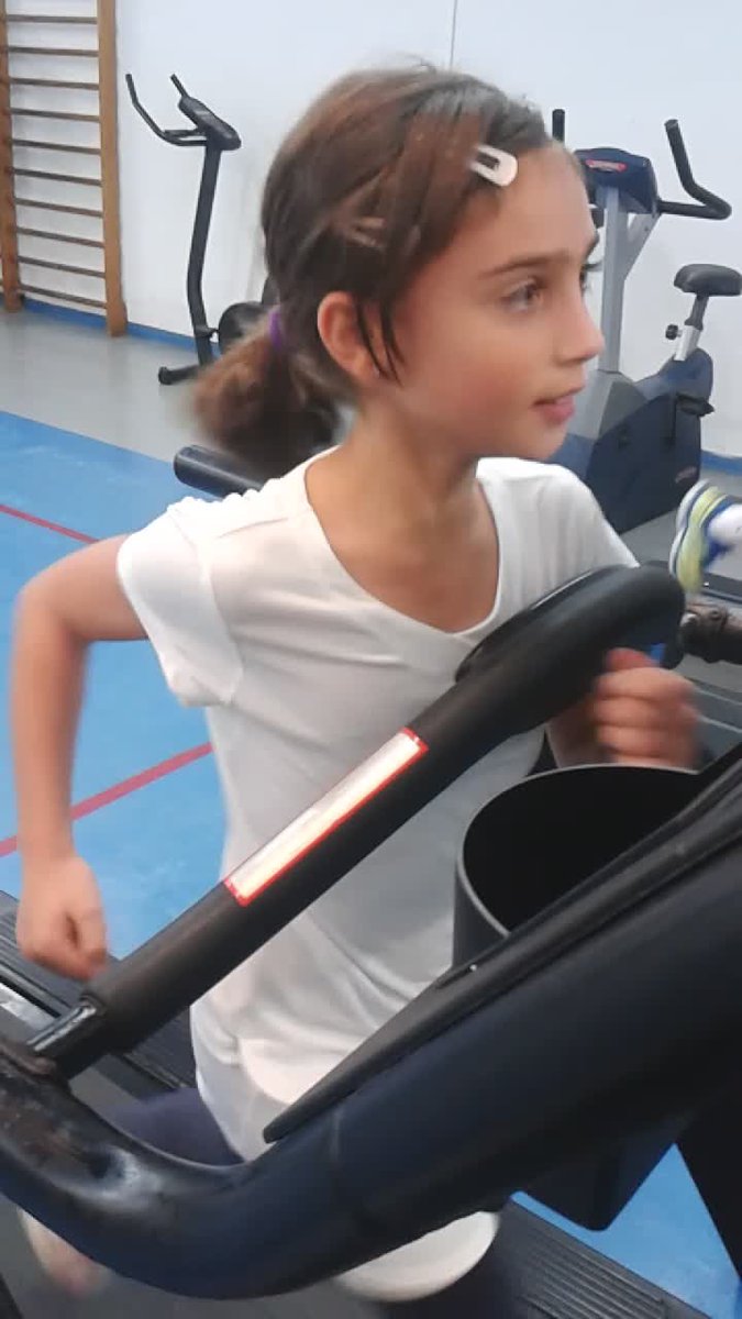 LauraGenovese_'s tweet image. 4️⃣2️⃣Days⏱🎾U10&apos;s starting season @LauraGenovese_   😅😅😅😅#trainingnonstop - #tapisroulant 🚑🚑🚑