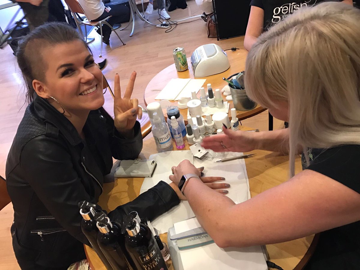 ja55med's tweet photo. Ammmazing @saaraaalto .. we love how you love your nails @NailHarmonyUk /@AllThatJazzUK @Jillshrig @paigegeorgia_ @sarahgingell88 https://t.co/rfCVz2YhC7