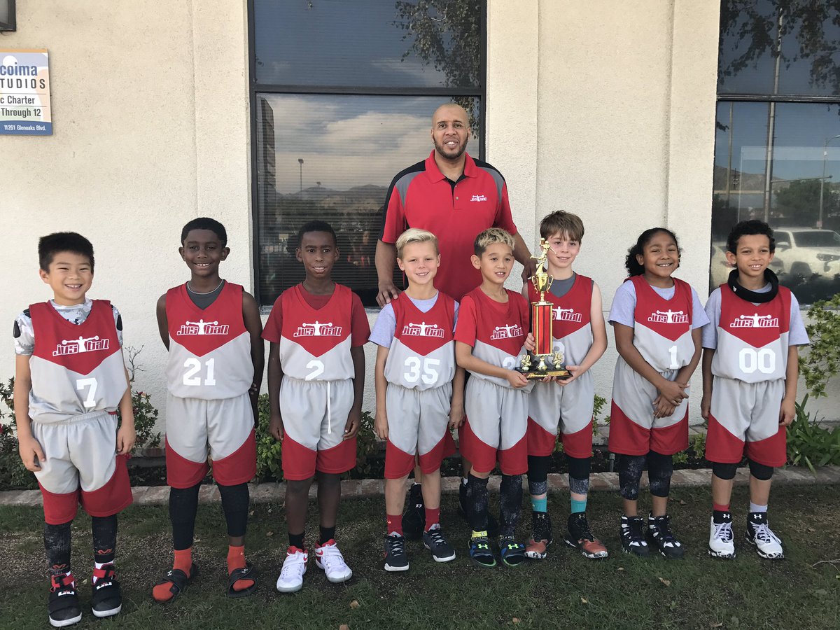 JusBallSoCal's tweet photo. 9u took home the 2nd place trophy today. Congrats on a great season. #jusball https://t.co/xODinpvE79