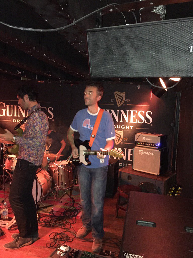 robinpote's tweet photo. Cyril magistral à la guitare ! https://t.co/7O9PUOvRIK