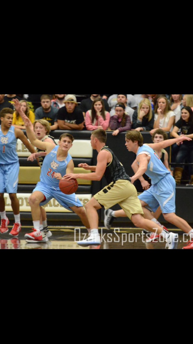 7Colton's tweet photo. Defense wins championships. ππ― #R2F4 @alexgaskill25 @Alexnderpickett @granttellis @Javis_Berlin @K_Nichols__ @gibbinator44 @coachjhorn https://t.co/HK09BpKDnd