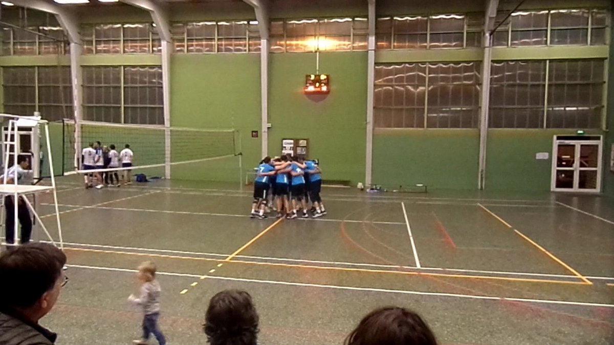 COSD_VOLLEY's tweet photo. Victoire de l'équipe masculine sur Jarny 3-0 (25-12,25-22,25-17) ! Merci au public présent ce soir :) Prochain match a dom. le 17/11 vs Metz https://t.co/mVFAp5zLYn