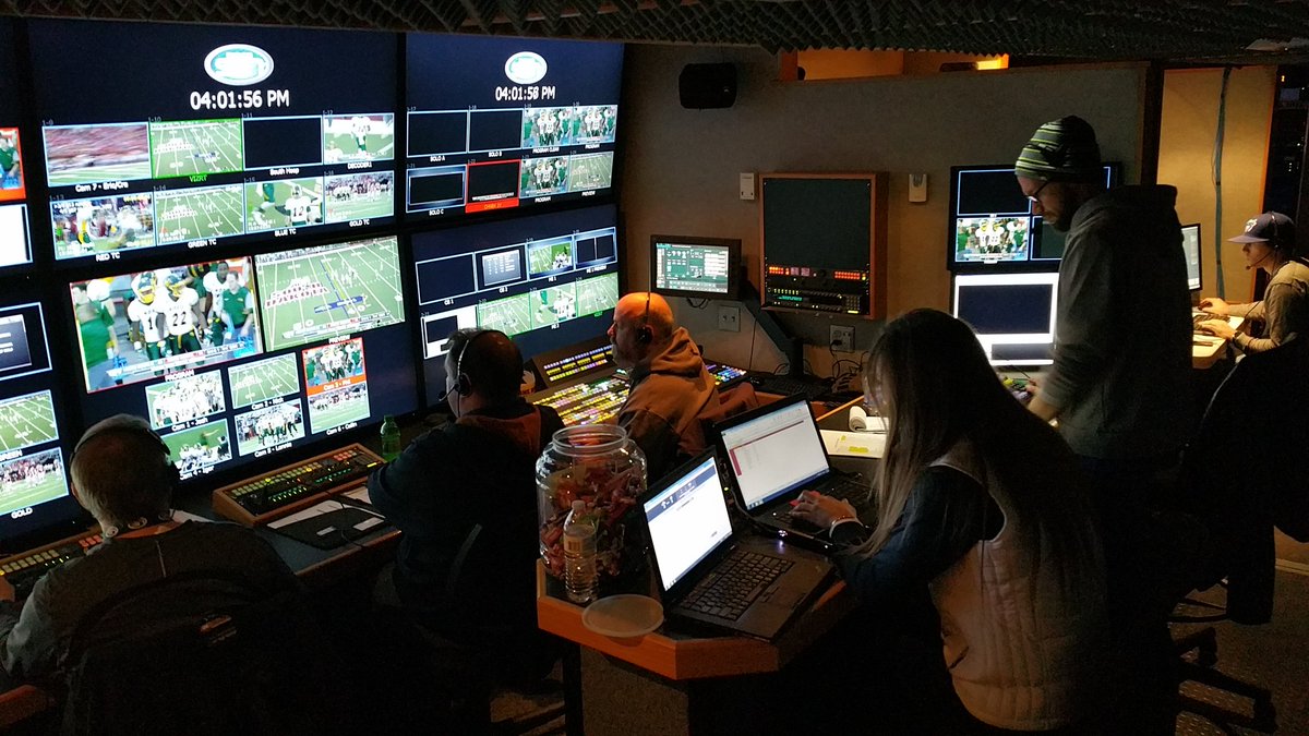 VasgaardMidcoSN's tweet photo. Behind the scenes in the @MidcoSN truck. Front bench, graphics, replay and 1st &amp; 10 graphics. @SDCoyotesFB @NDSUfootball https://t.co/cO01ZrMNY3