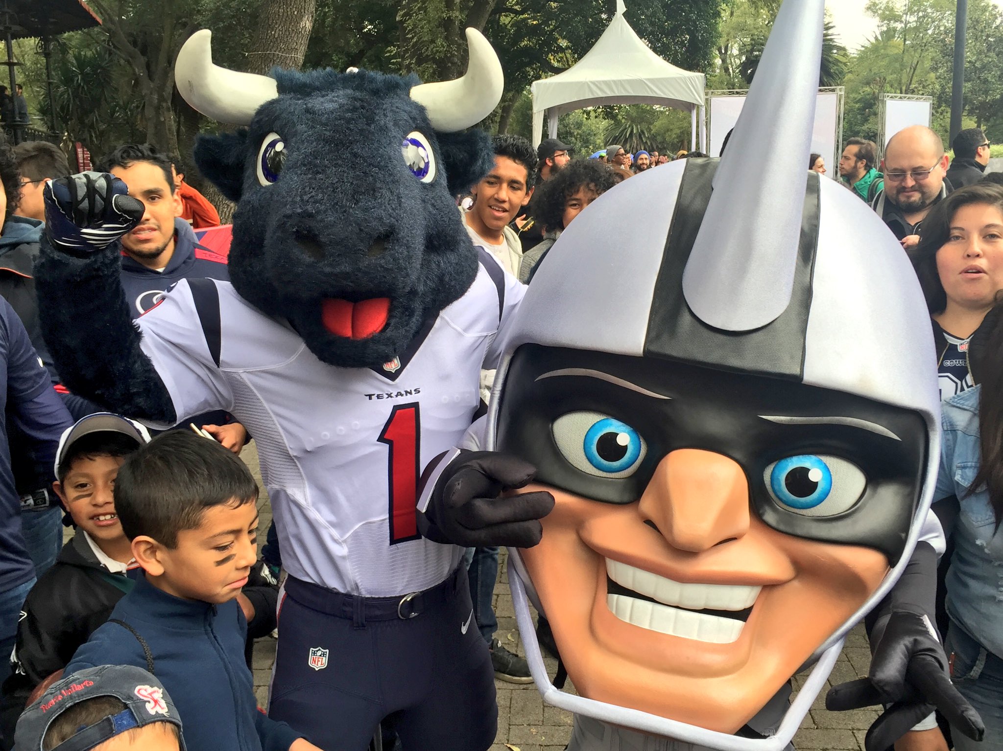 CxqI-cwVQAQs-O2.jpg:large